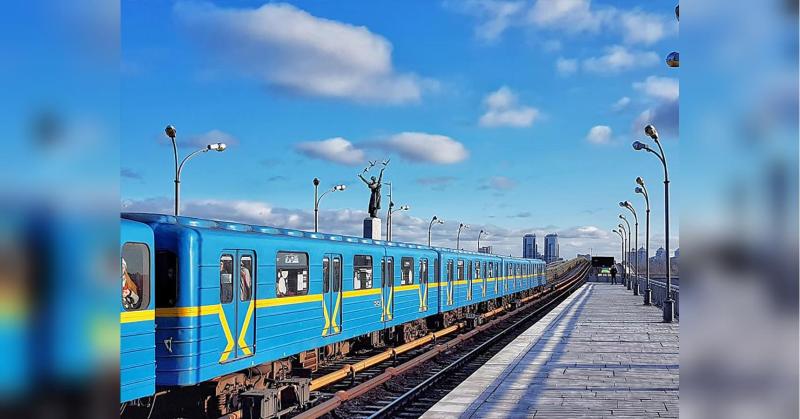 У Києві призупинили роботу станції метро 