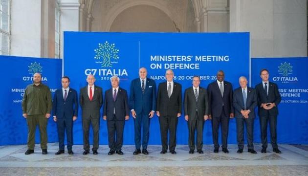 Умєров під час зустрічі міністрів оборони країн G7 звернувся з закликом до інвестування в оборонну промисловість України.